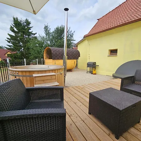 Na Farme Se Saunou A Virivkou, I S Jizdou Na Koni Příbram
