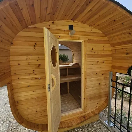 Na Farmě Se Saunou A Vířivkou, I S Jízdou Na Koni *