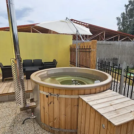 Na Farme Se Saunou A Virivkou, I S Jizdou Na Koni Maison d'hôtes