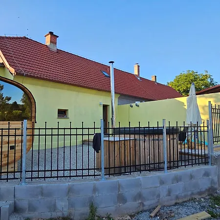 Maison d'hôtes Na Farme Se Saunou A Virivkou, I S Jizdou Na Koni Příbram